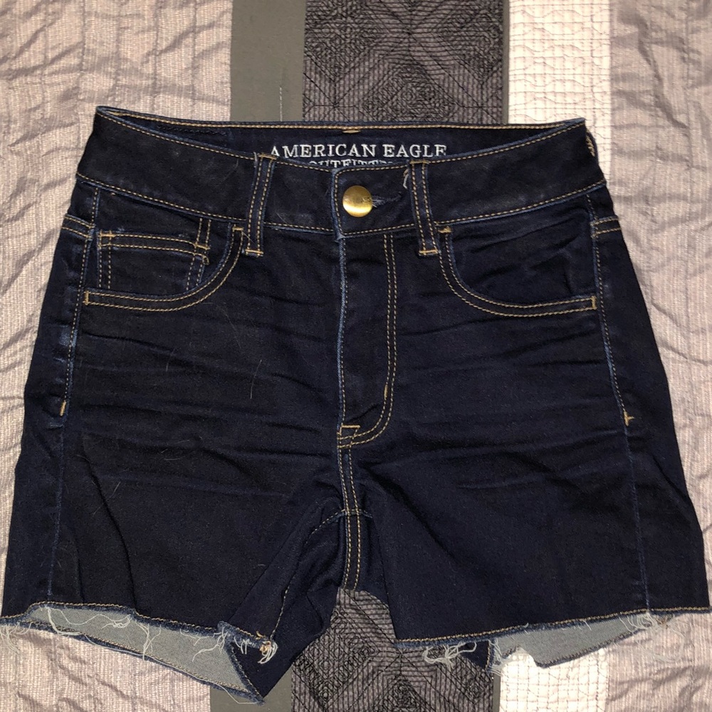 AMERICAN EAGLE - AEO MIDWAIST SHORTS